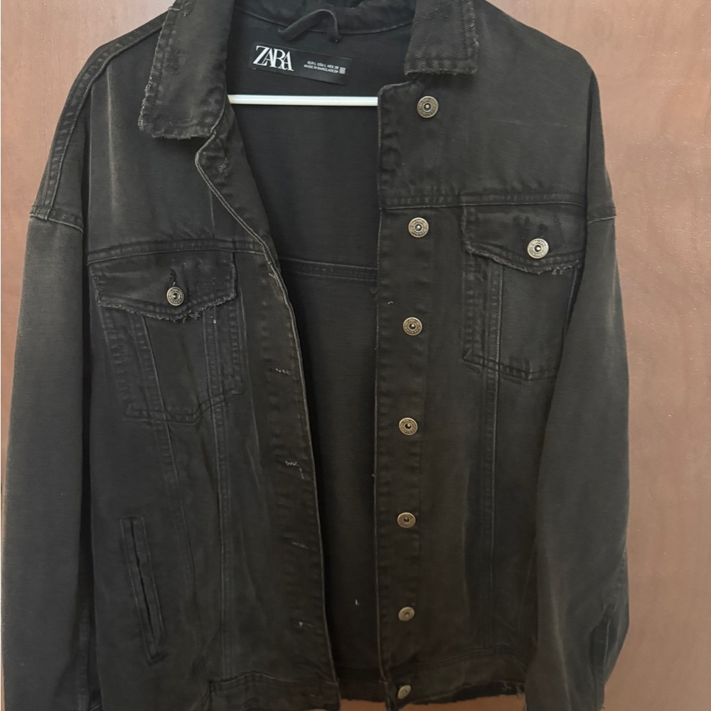 Distressed Denim jacket - zara